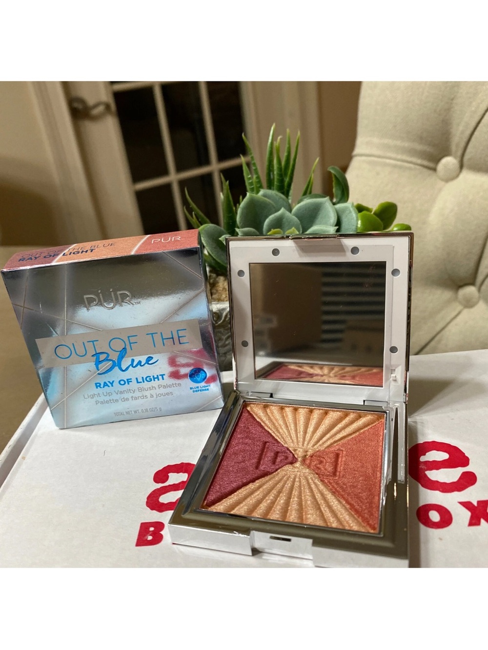 PUR Out of the Blue Ray of Light Up Vanity Blush Palette 0.18 fl oz NIB